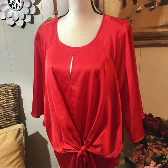 Zac & Rachael Woman tie front blouse - Picture 1 of 9
